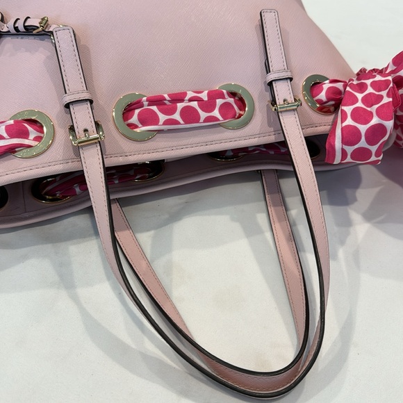 Authentic Michael Kors saffiano bag with scarf - Picture 4 of 13